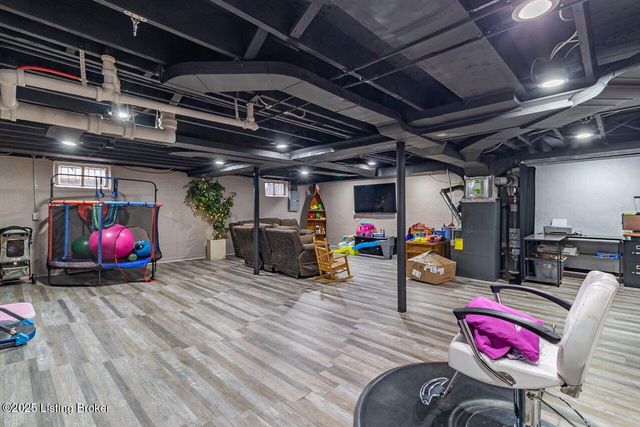 3014 McMahan Blvd, Louisville, KY 40220