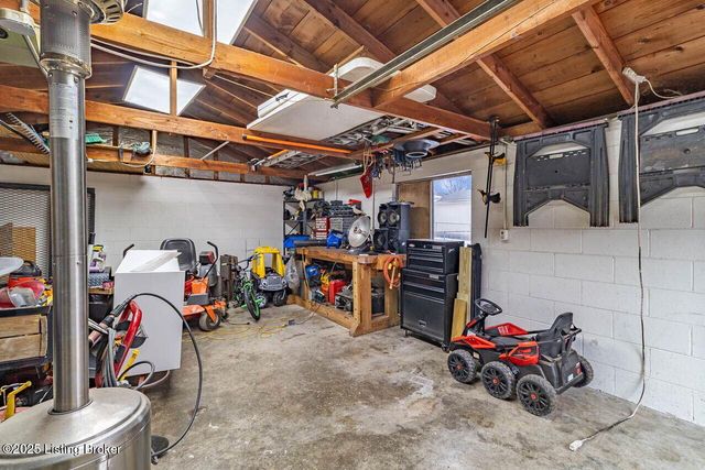 3014 McMahan Blvd, Louisville, KY 40220