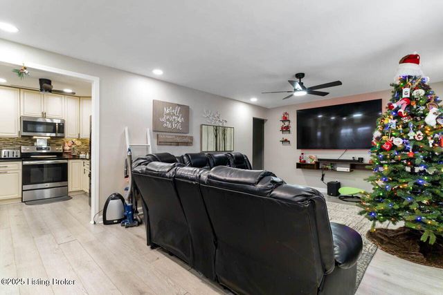 3014 McMahan Blvd, Louisville, KY 40220