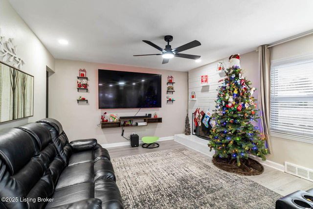 3014 McMahan Blvd, Louisville, KY 40220