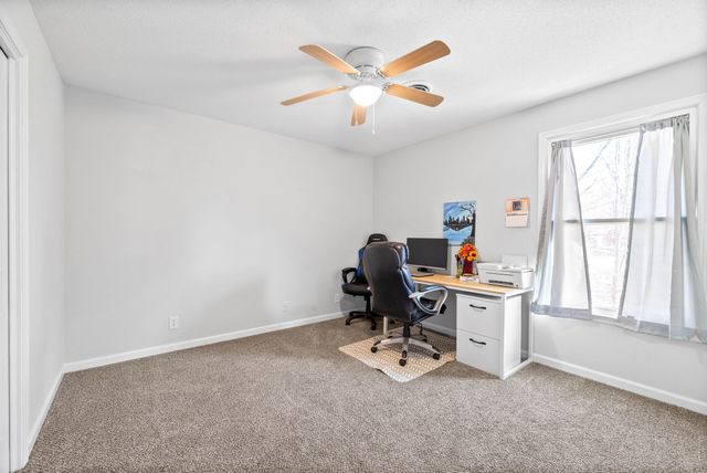 1911 Claymont Dr, Clarksville, TN 37040