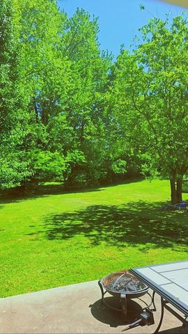 1911 Claymont Dr, Clarksville, TN 37040