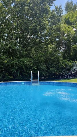 1911 Claymont Dr, Clarksville, TN 37040