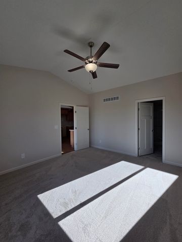 215 Summer Dr, Newton, KS 67114