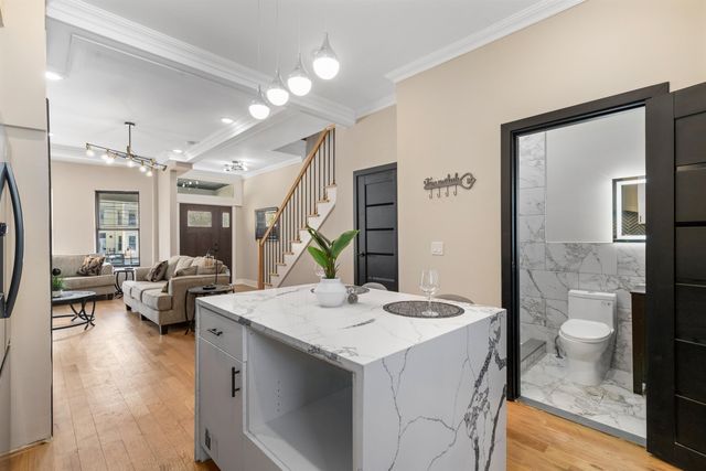 3459 KENNEDY BLVD, Jc, Heights, NJ 07307