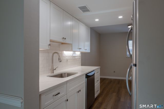 151 Knapps Highway, Fairfield, CT 06825