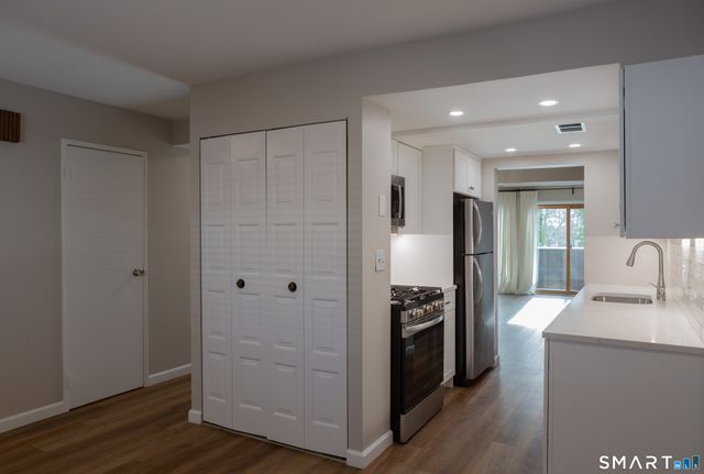 151 Knapps Highway, Fairfield, CT 06825