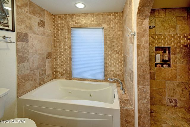 6513 N Green Briar Drive, Tucson, AZ 85718