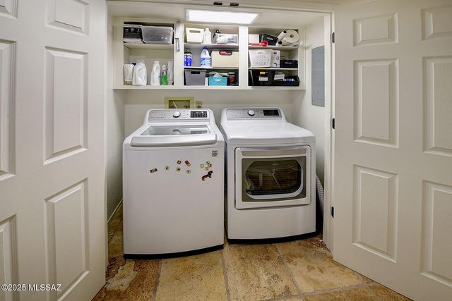 6513 N Green Briar Drive, Tucson, AZ 85718