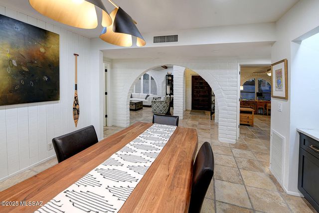 6513 N Green Briar Drive, Tucson, AZ 85718