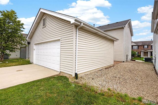 1015 Carpathian Drive, Lake St Louis, MO 63367