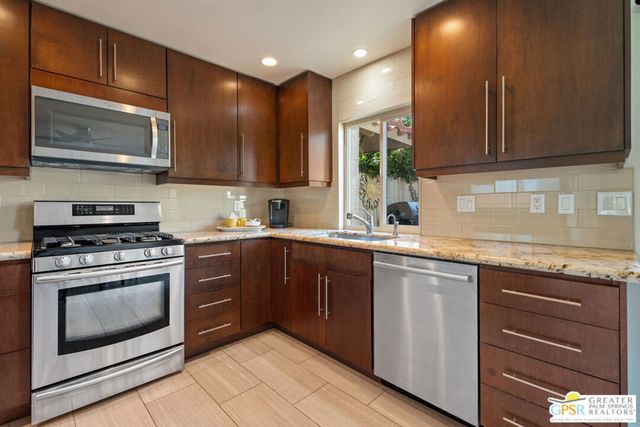 73026 Helen Moody Lane, Palm Desert, CA 92260