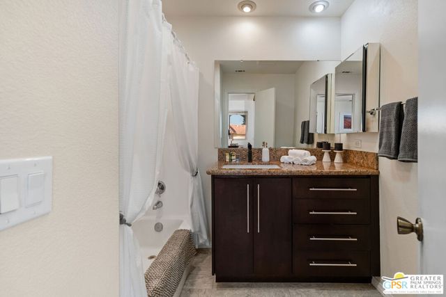 73026 Helen Moody Lane, Palm Desert, CA 92260