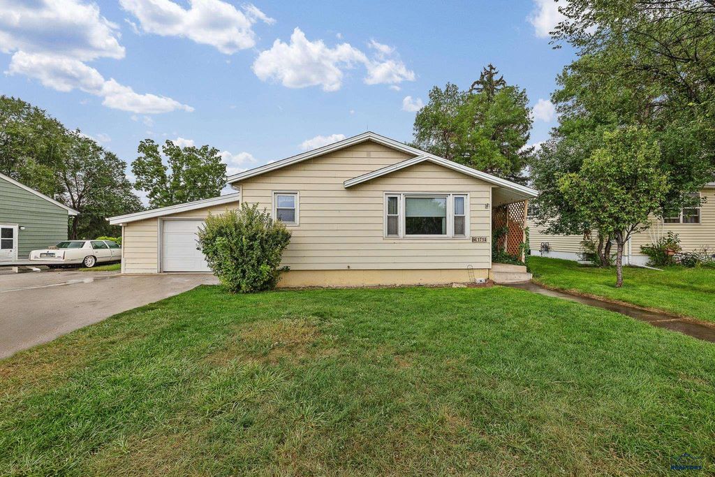 1714 SHERIDAN LAKE RD, Rapid City, SD 57702