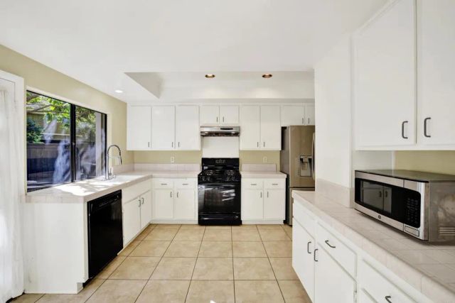 30 Rainbow Falls 17, Irvine, CA 92603