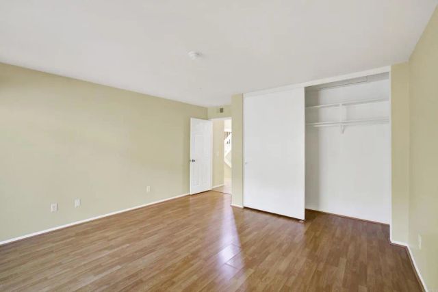 30 Rainbow Falls 17, Irvine, CA 92603