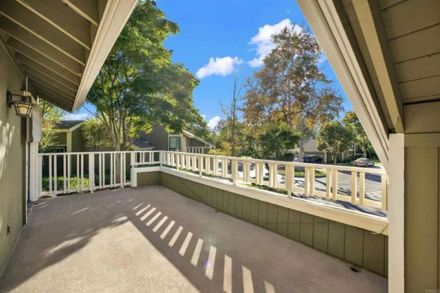 30 Rainbow Falls 17, Irvine, CA 92603