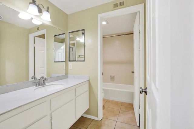 30 Rainbow Falls 17, Irvine, CA 92603