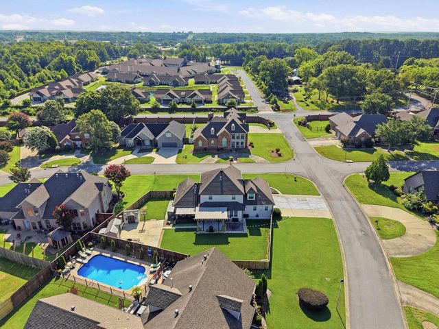 405 Esplanade Ave, Conway, AR 72034