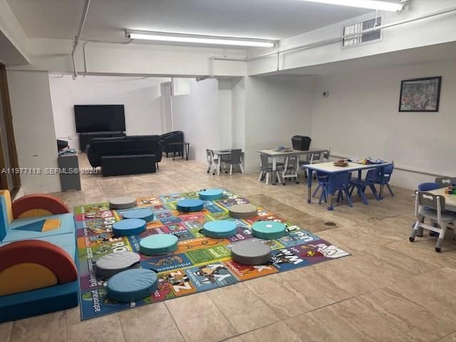 100 Lincoln Rd 531, Miami Beach, FL 33139