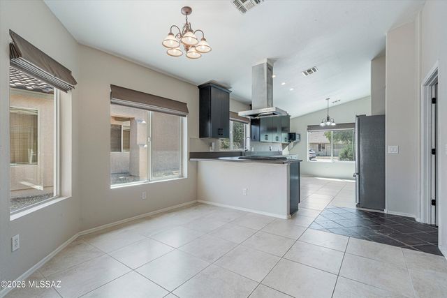 9026 N School Hill Drive, Tucson, AZ 85743