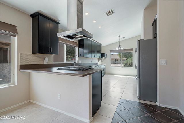 9026 N School Hill Drive, Tucson, AZ 85743