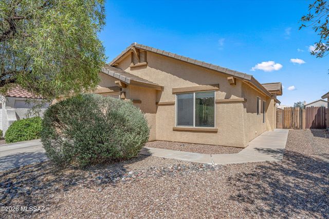 9026 N School Hill Drive, Tucson, AZ 85743