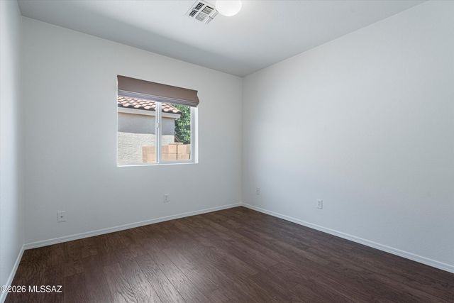 9026 N School Hill Drive, Tucson, AZ 85743