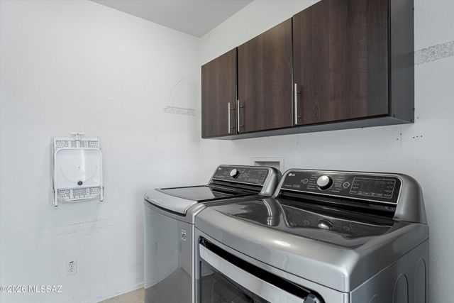9026 N School Hill Drive, Tucson, AZ 85743