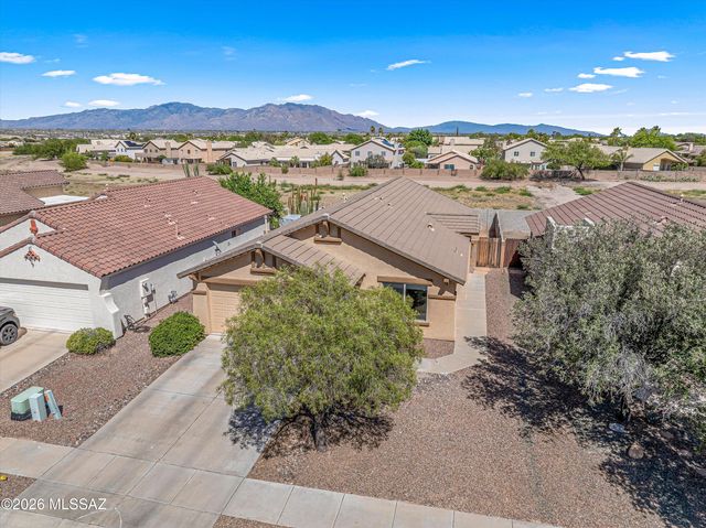 9026 N School Hill Drive, Tucson, AZ 85743
