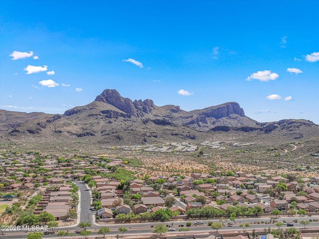 9026 N School Hill Drive, Tucson, AZ 85743