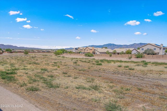 9026 N School Hill Drive, Tucson, AZ 85743