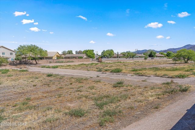 9026 N School Hill Drive, Tucson, AZ 85743