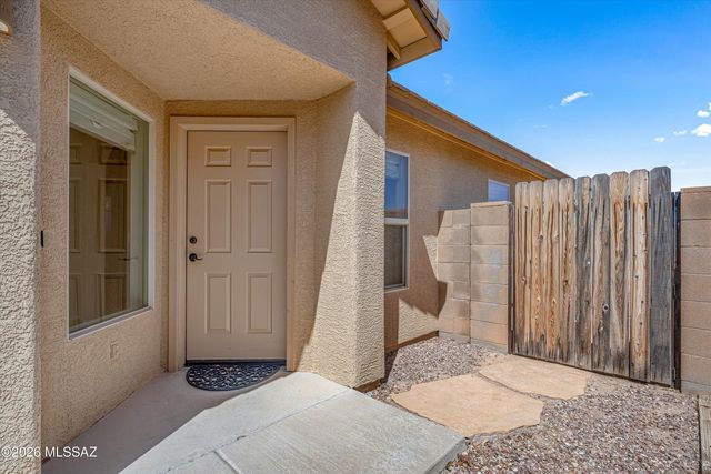 9026 N School Hill Drive, Tucson, AZ 85743
