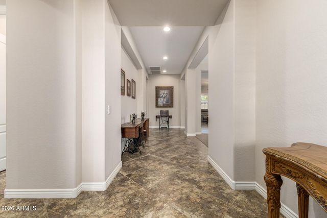 2052 S NAVAJO Court, Chandler, AZ 85286