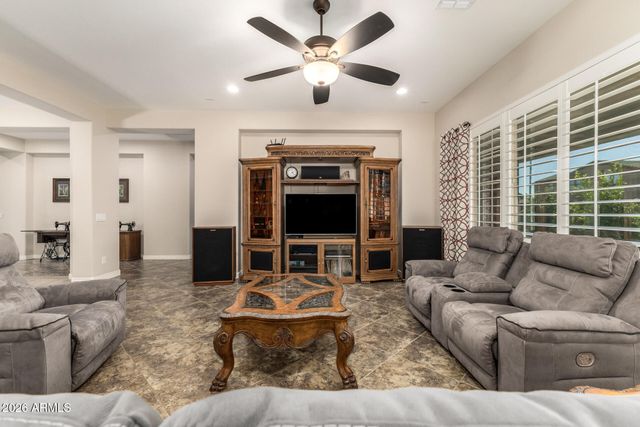 2052 S NAVAJO Court, Chandler, AZ 85286