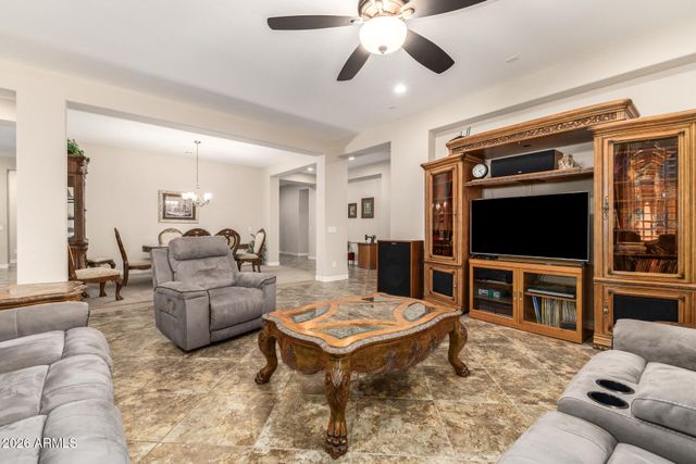 2052 S NAVAJO Court, Chandler, AZ 85286