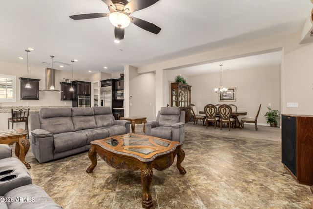 2052 S NAVAJO Court, Chandler, AZ 85286