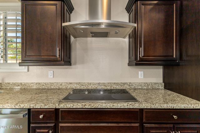 2052 S NAVAJO Court, Chandler, AZ 85286