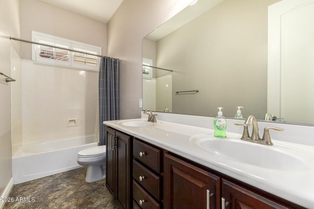 2052 S NAVAJO Court, Chandler, AZ 85286