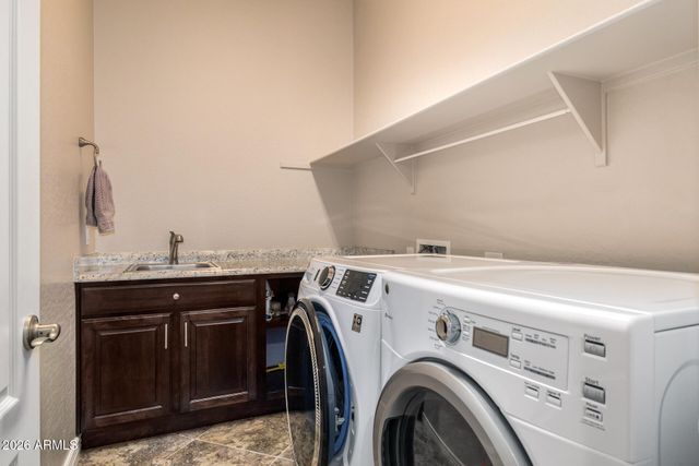 2052 S NAVAJO Court, Chandler, AZ 85286