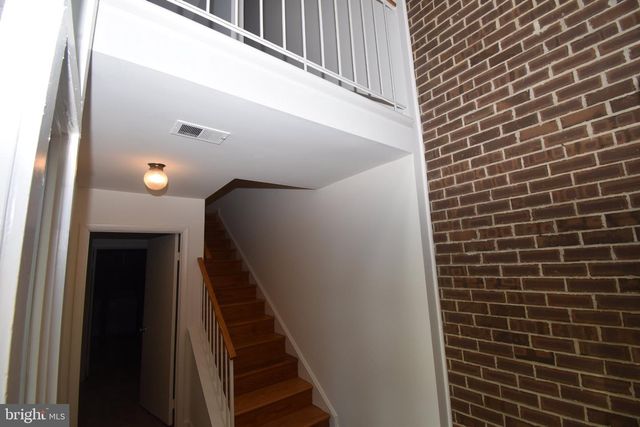 1436 GREENMONT, Reston, VA 20190