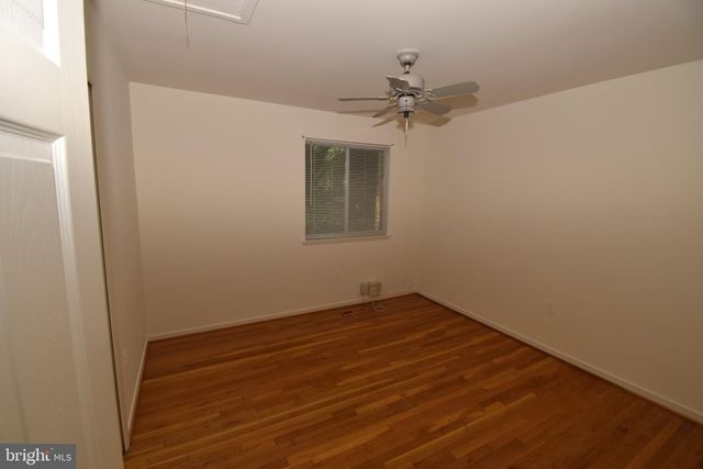1436 GREENMONT, Reston, VA 20190