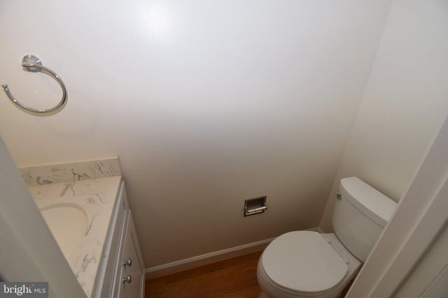 1436 GREENMONT, Reston, VA 20190