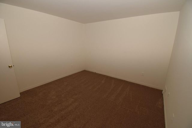 1436 GREENMONT, Reston, VA 20190