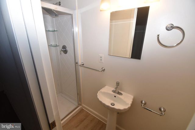 1436 GREENMONT, Reston, VA 20190