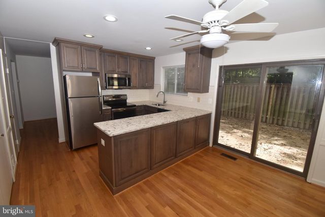 1436 GREENMONT, Reston, VA 20190