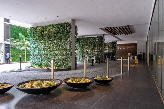 1010 Brickell Ave 1902, Miami, FL 33131