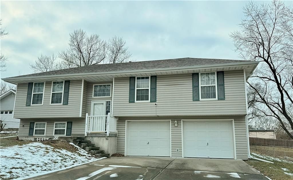 11124 N Locust Street, Kansas City, MO 64155