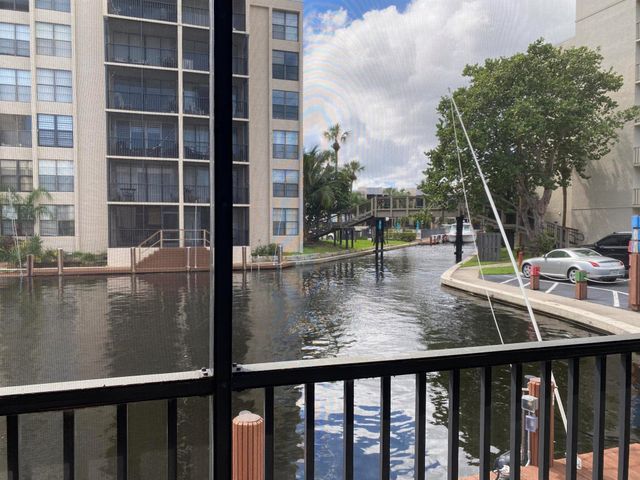 8 Royal Palm Way 107, Boca Raton, FL 33432